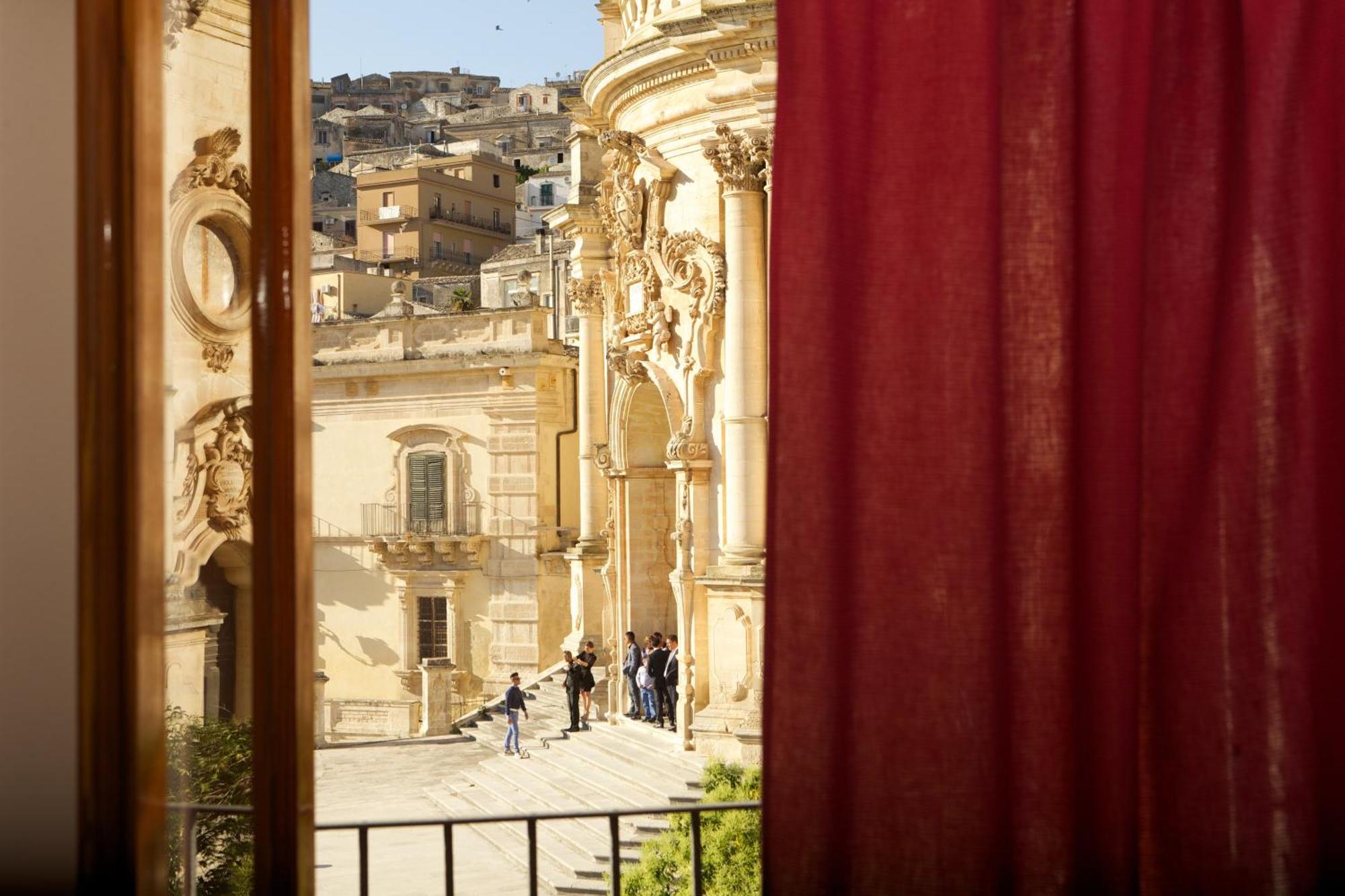 Le Stanze Del Cioccolato Acomodação com café da manhã Modica Exterior foto